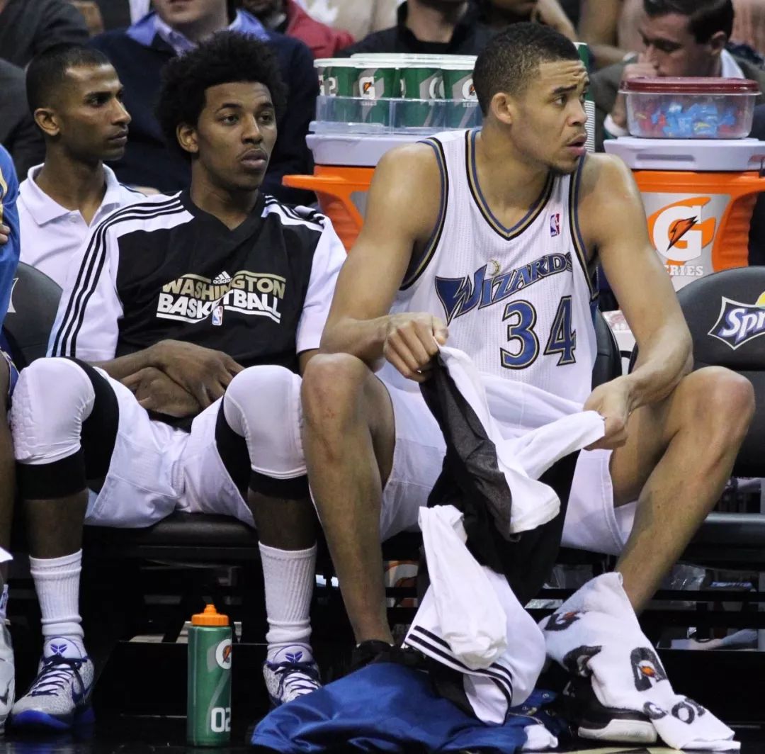 一个出口 一个出口